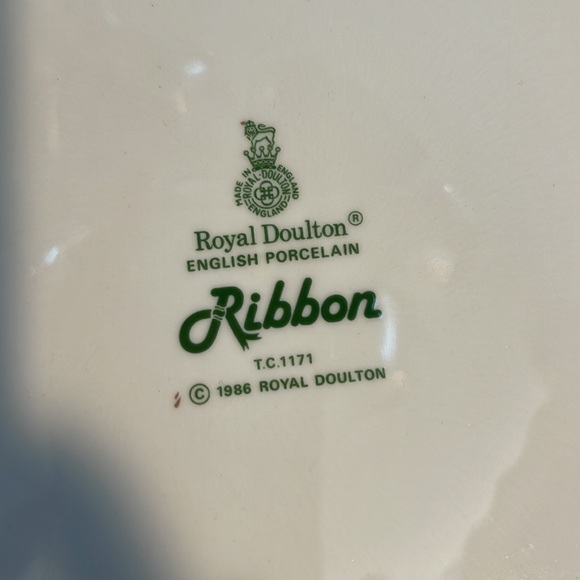 Royal Dalton dessert plate/knife - Picture 3 of 4